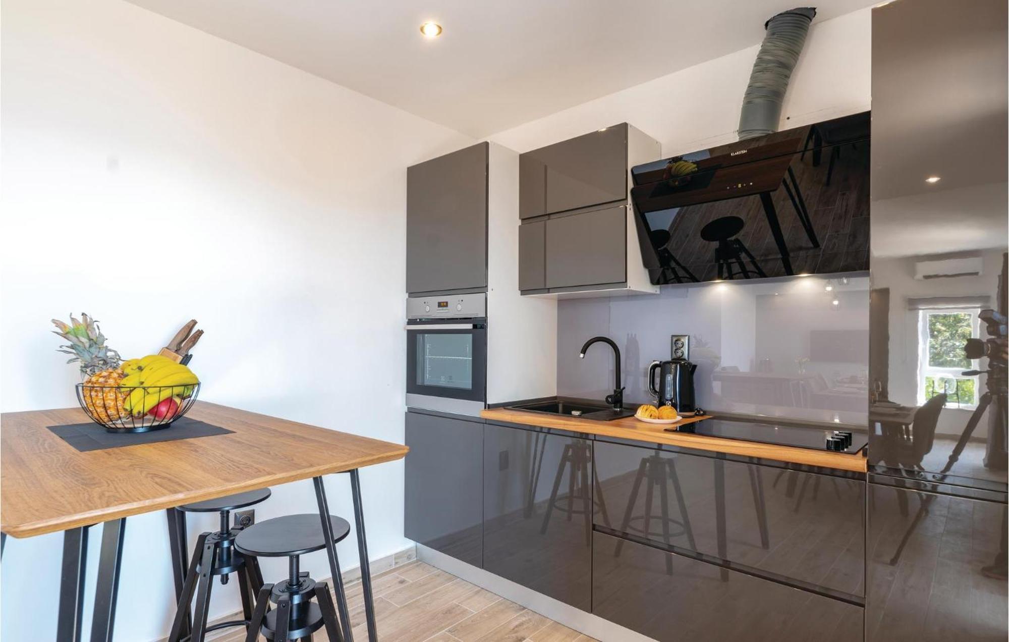 Nice Apartment In Orebic With House Sea View Esterno foto